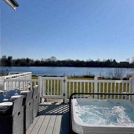 Medway Hot Tub Lodge サウス・サーニー エクステリア 写真