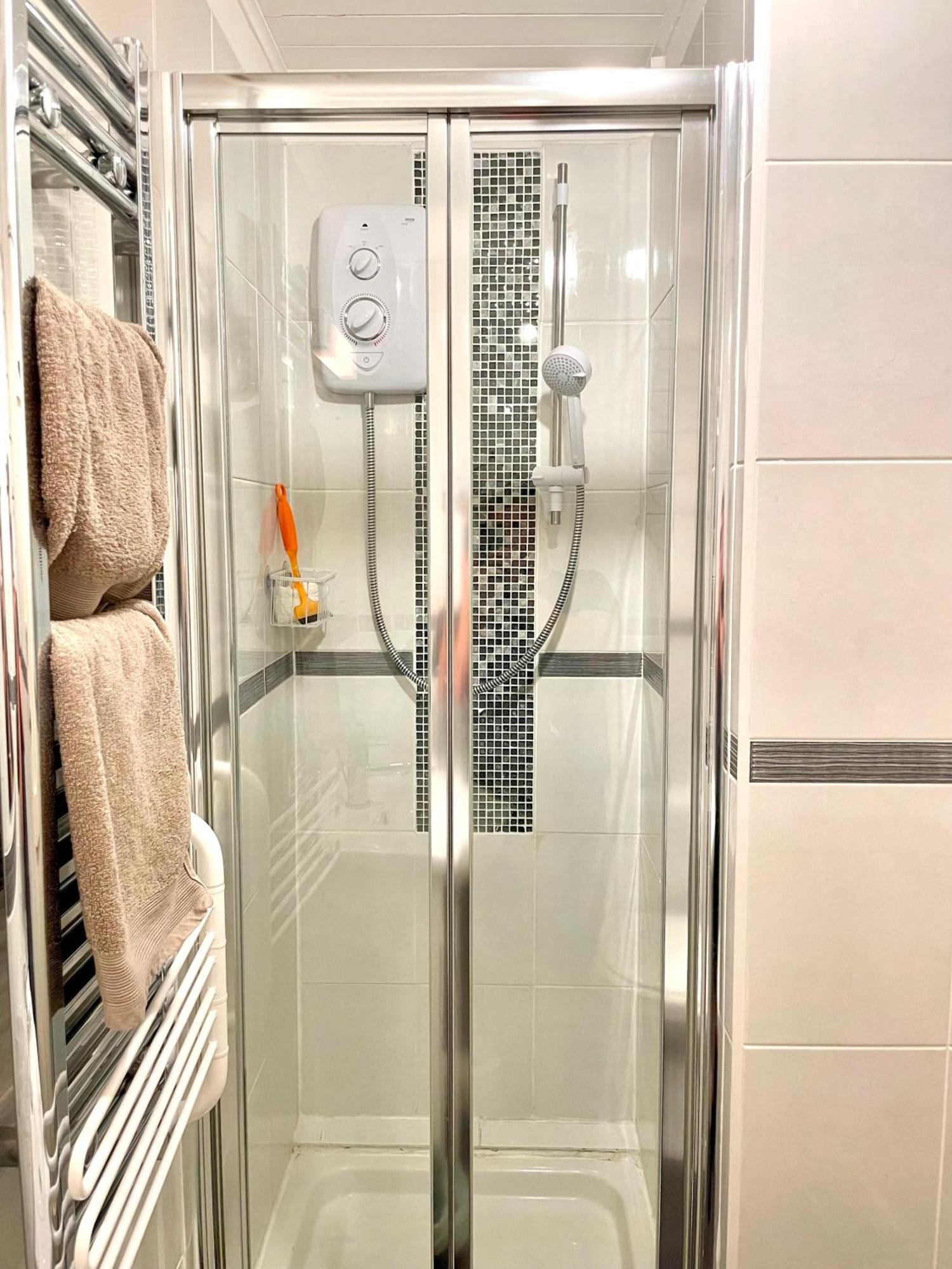 Medway Hot Tub Lodge サウス・サーニー エクステリア 写真