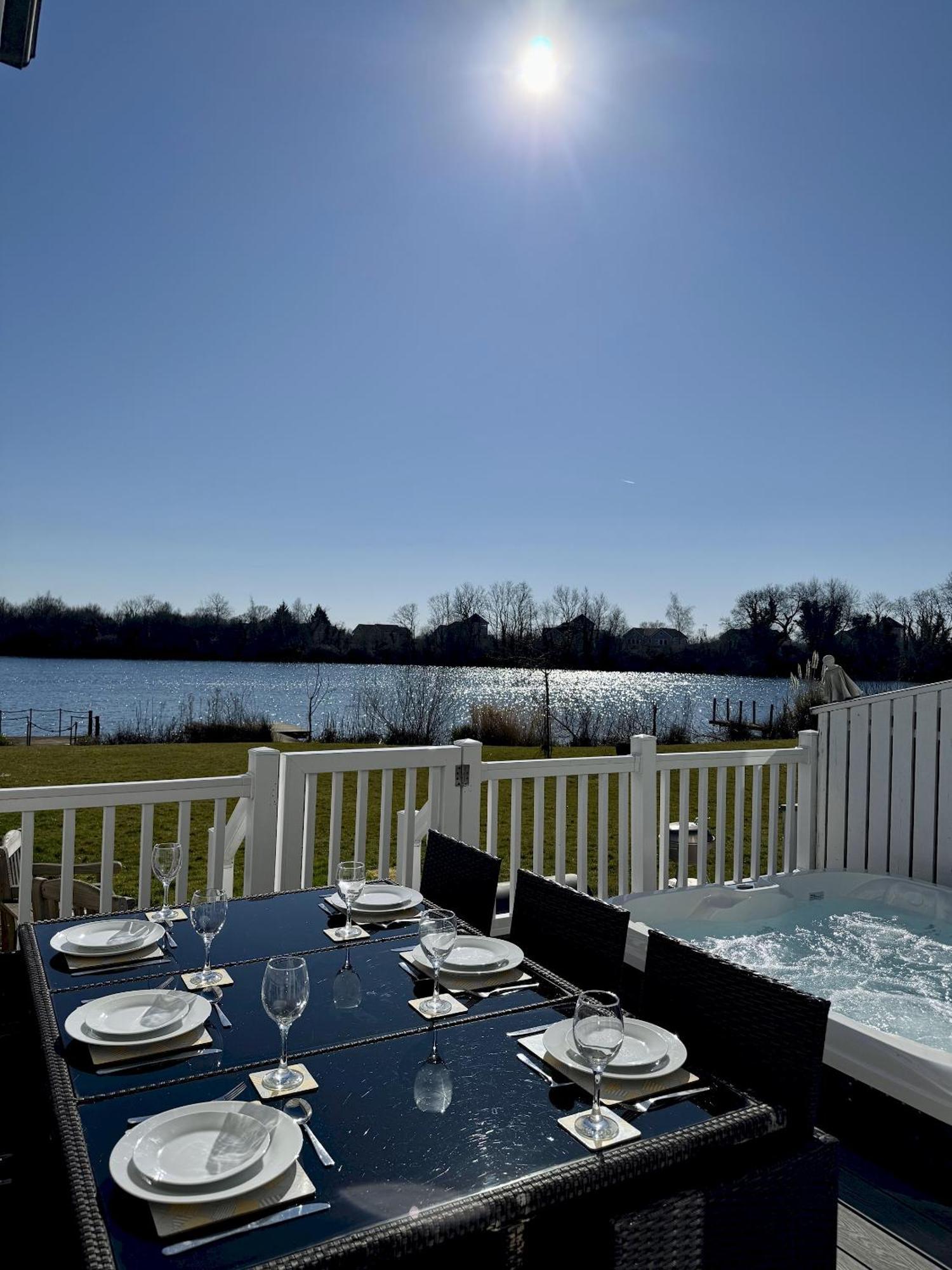 Medway Hot Tub Lodge サウス・サーニー エクステリア 写真